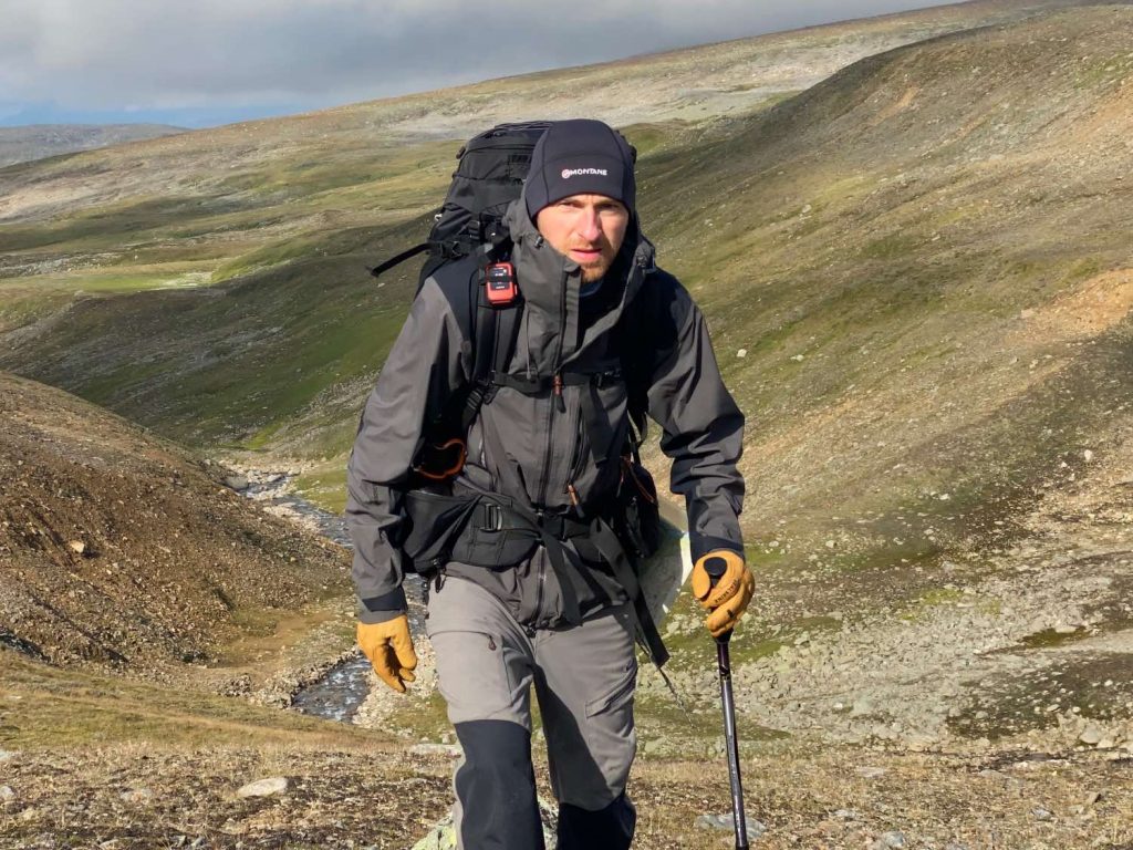 Dominik Knausenberger auf Expedition in der Wildnis